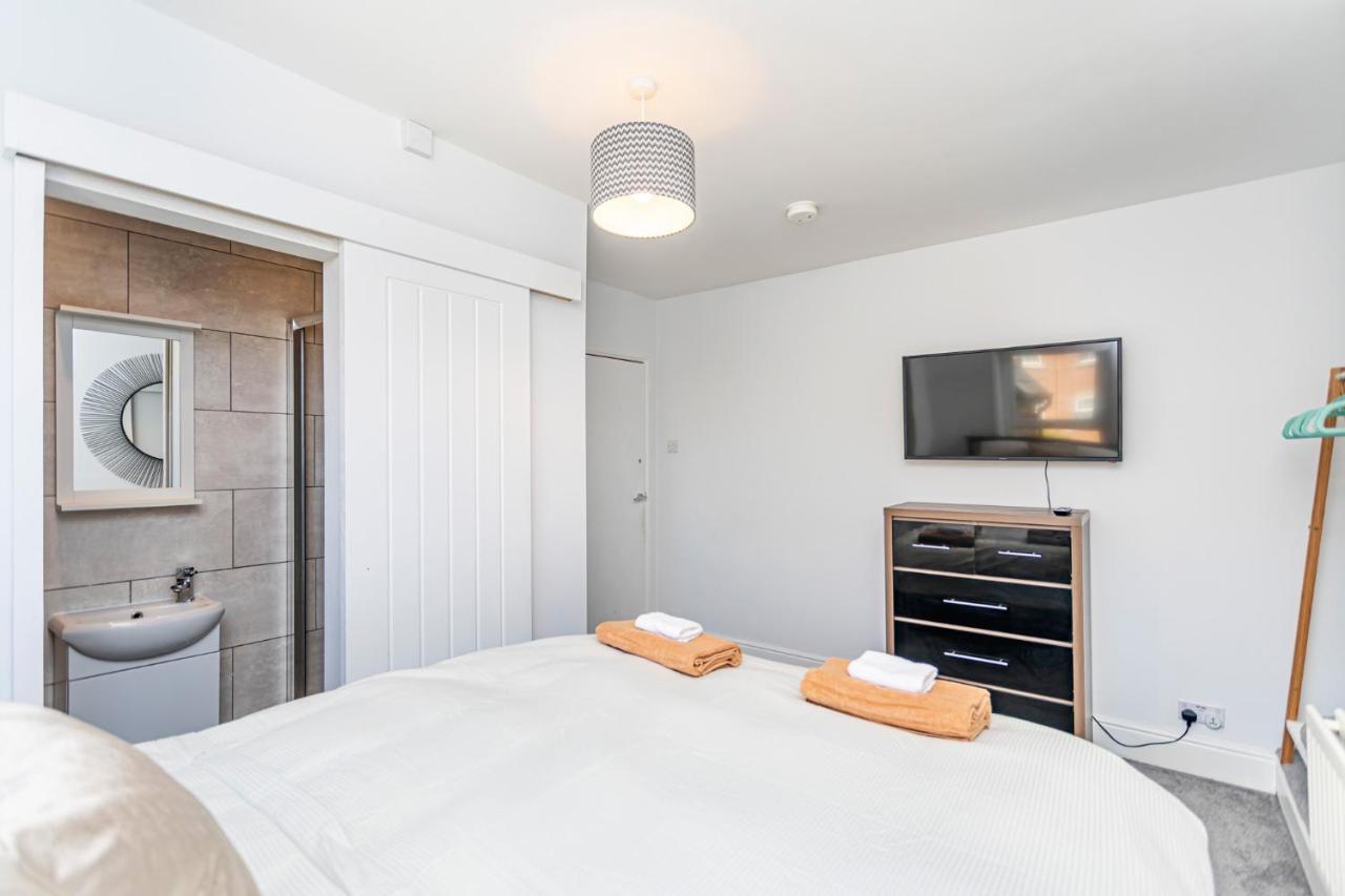 Modern 3 Bed, Heart Of Ashley Cross, 5 Mins To Sandbanks Poole Exterior photo